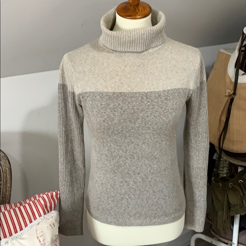 Takeout turtleneck sweater.